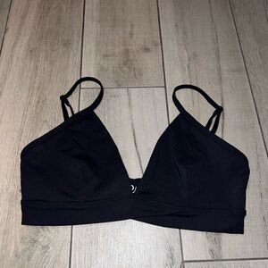 Elegant Black Sports Bra